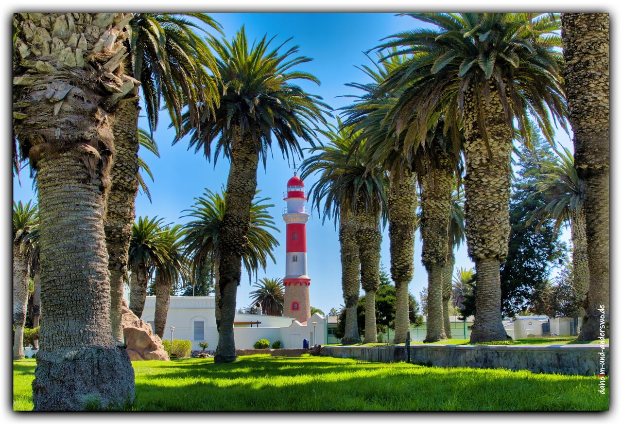 01 mamibia-leuchtturm-palmen-swakopmund