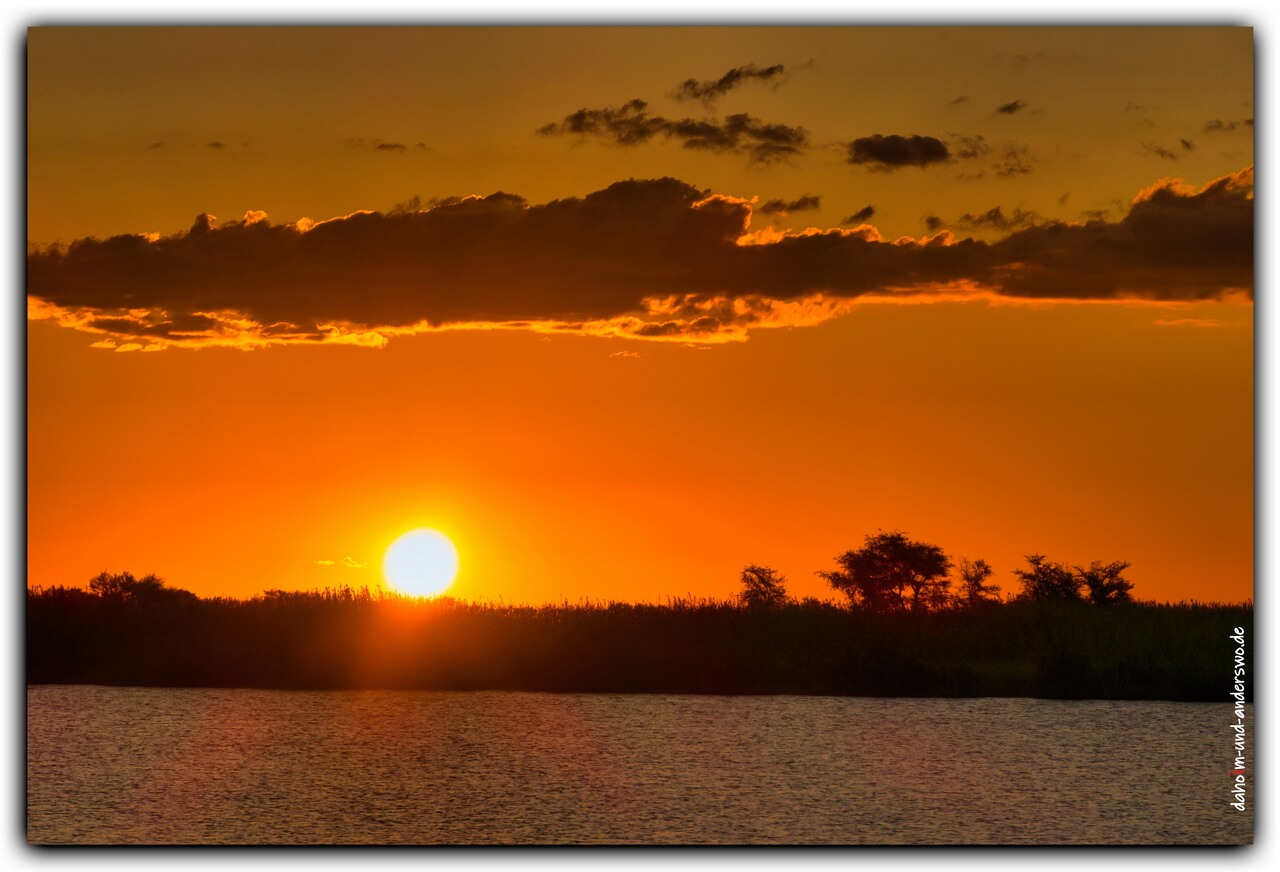 01 sonnenuntergang-sundowner-namibia-fluß01