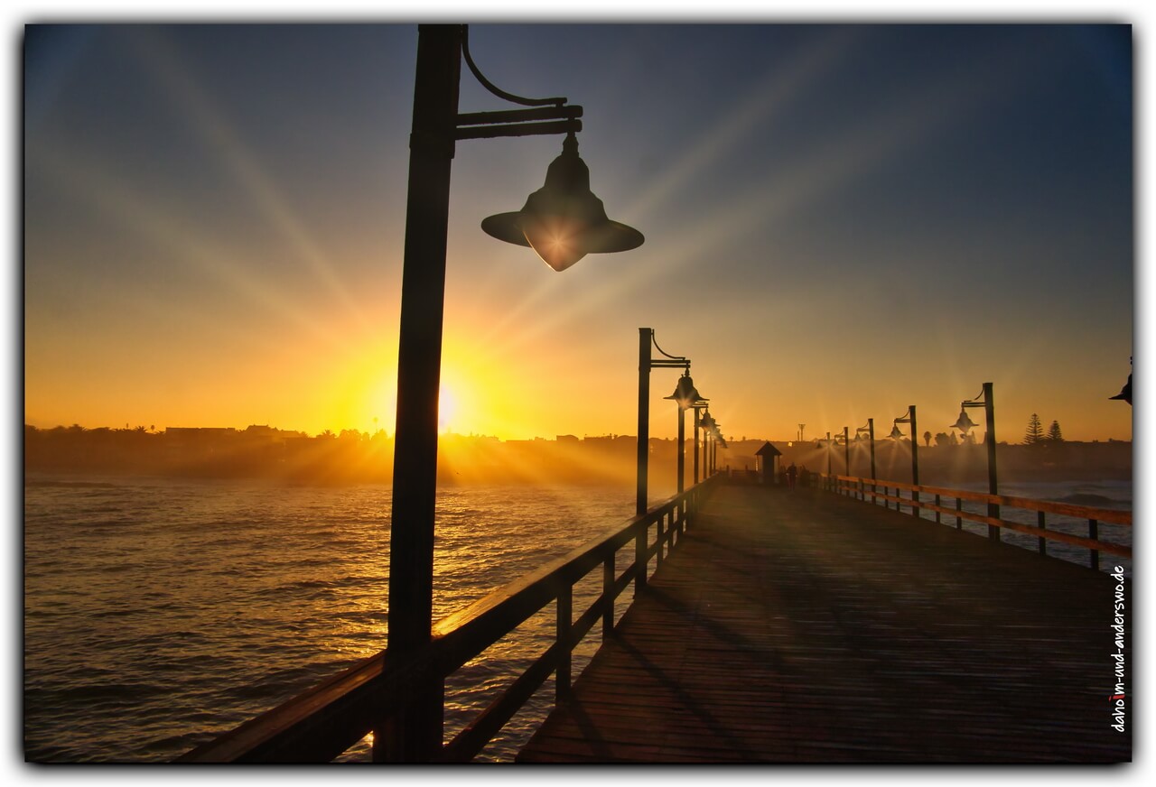 01 sonnenuntergang-sundowner-namibia-swakopmund-steg