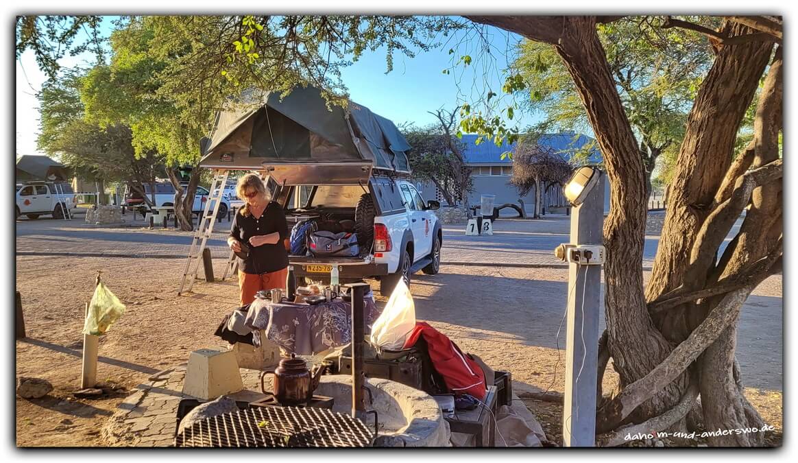 etosha namibia okaukuejo camping fruehstueck 03