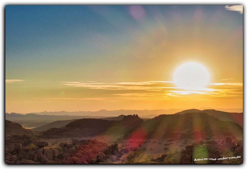 namibia-damaraland-mowani-sundowner 01 namibia damaraland mowani sundowner 01