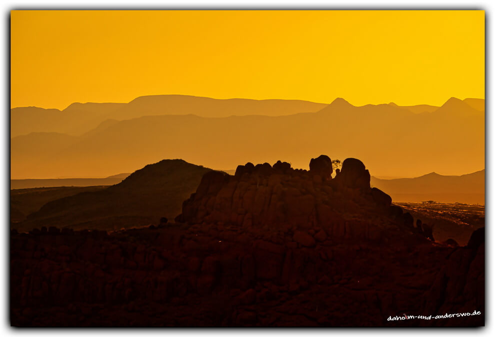 namibia-damaraland-mowani-sundowner 02 namibia damaraland mowani sundowner 02
