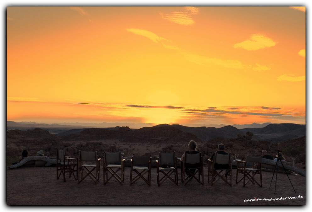 namibia-damaraland-mowani-sundowner 03 namibia damaraland mowani sundowner 03