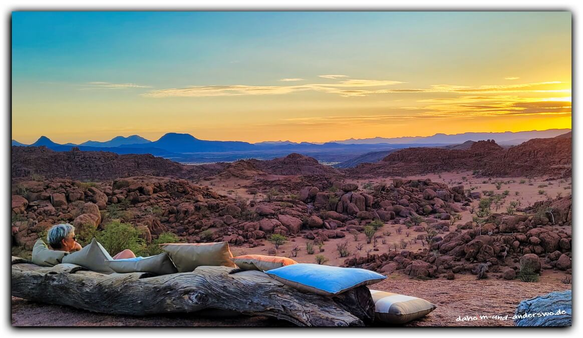 namibia-damaraland-mowani-sundowner 04 namibia damaraland mowani sundowner 04