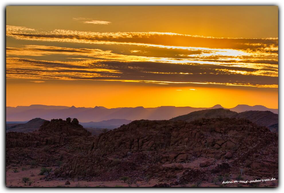 namibia-damaraland-mowani-sundowner 05 namibia damaraland mowani sundowner 05