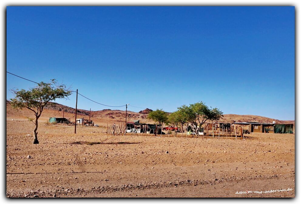 namibia-damaraland-straße-wüste-hütte-07 namibia damaraland strasse wueste huette 07