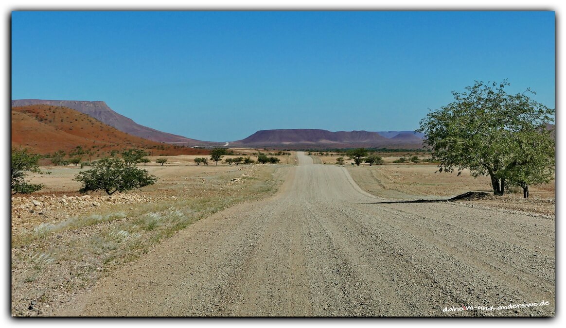 namibia-damaraland-straße-wüste-karge landschaft-03 namibia damaraland strasse wueste karge landschaft 03