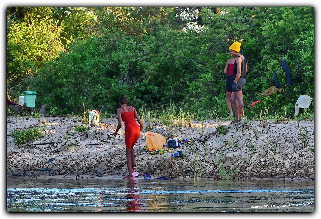 okovango namibia waschen am fluss 02