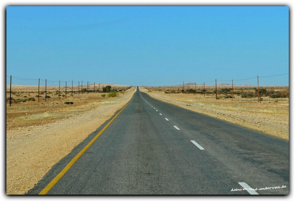 namibia spitzkoppe strasse 03